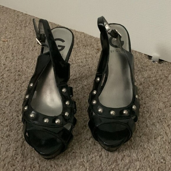 G by GUESS black platform heels with stud accents size 6.5 - Picture 2 of 6
